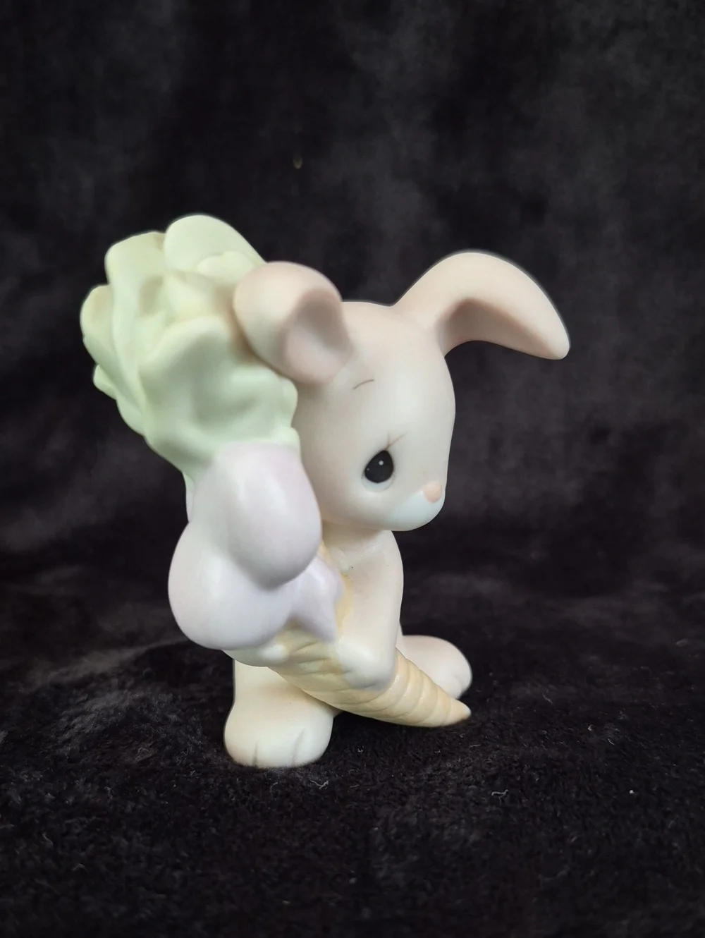 Vintage 1982 Enesco Precious Moments Bunny Rabbit with Carrot (E-9267C)